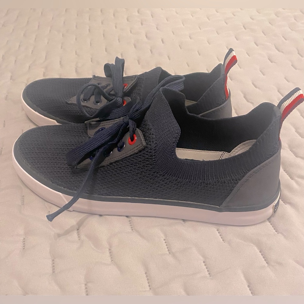 SNEAKERS- Tommy Bahama women’s size 9 1/2 navy blue - Picture 4 of 7
